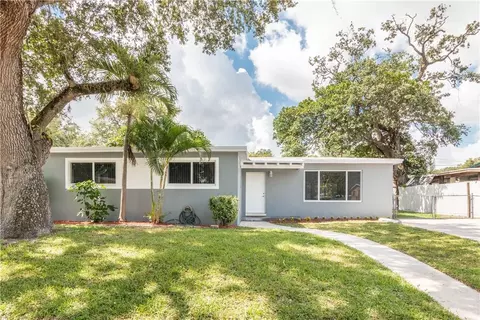2460 NW 170th Ter, Miami Gardens, FL 33056