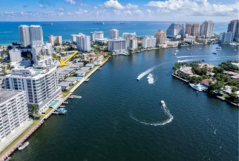 435 Bayshore Dr #402, Fort Lauderdale, FL 33304