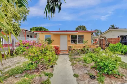 415 E 40 St, Hialeah, FL 33013