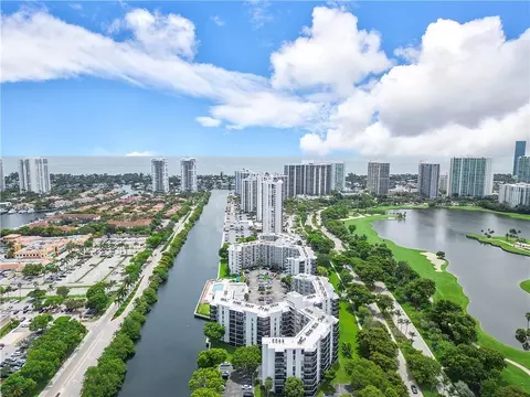 3401 N Country Club Dr #818, Aventura, FL 33180