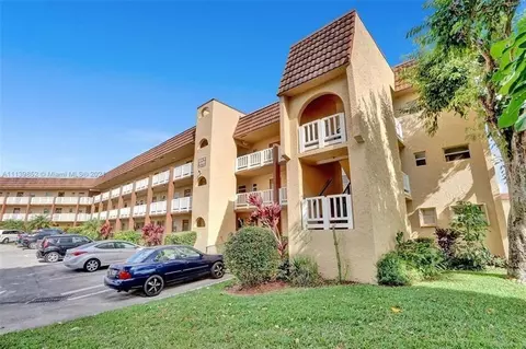 9340 Sunrise Lakes Blvd #110, Sunrise, FL 33322