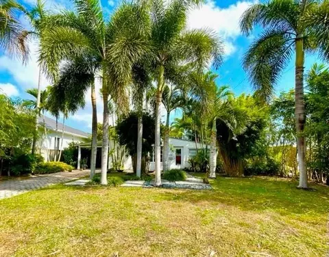 1731 NE 16th St, Fort Lauderdale, FL 33304