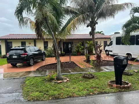16840 NW 74th, Hialeah, FL 33015