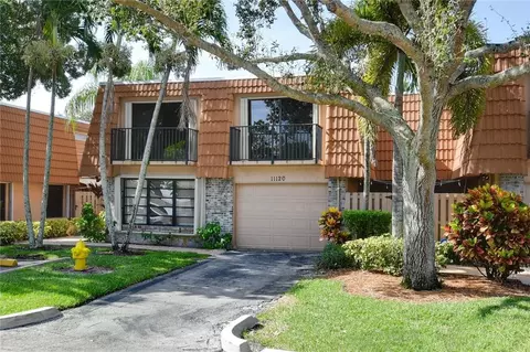 11120 N Harmony Lake Cir, Davie, FL 33324