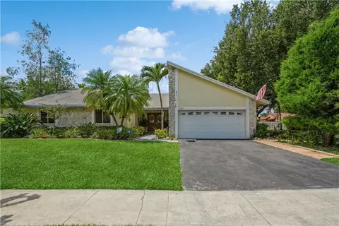 7880 NW 54th Ct, Lauderhill, FL 33351