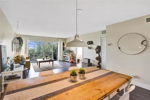 1101 Crystal Lake Dr #307, Pompano Beach, FL 33064