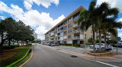4117 Bougainvilla Dr #208, Fort Lauderdale, FL 33308