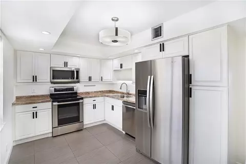 3507 Oaks Way #603, Pompano Beach, FL 33069