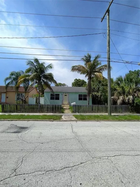 715 Bunker Rd, West Palm Beach, FL 33405