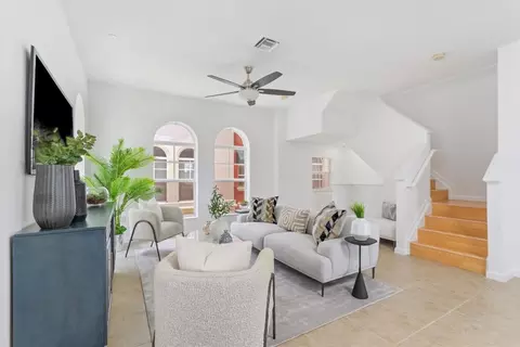 1033 NE 17th Way #1906, Fort Lauderdale, FL 33304