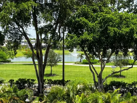 106 Lake Emerald Dr #313, Oakland Park, FL 33309