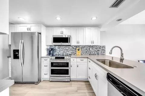 7 Royal Palm Way #506, Boca Raton, FL 33432