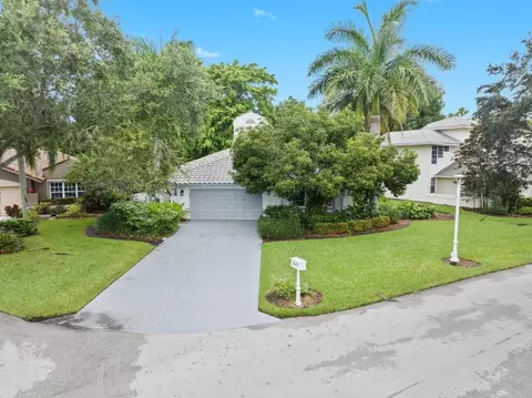 2063 Island Cir, Weston, FL 33326