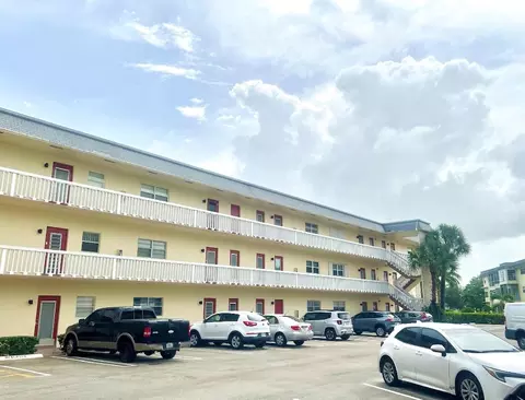 4411 NW 16th St #204, Lauderhill, FL 33313