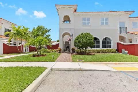 3515 NW 29th Pl, Lauderdale Lakes, FL 33311