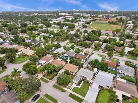 5308 NE 4th Ter, Oakland Park, FL 33334