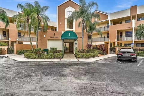 7618 Fairfax Dr #110, Tamarac, FL 33321