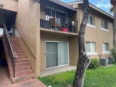 1201 Lake Victoria #C, West Palm Beach, FL 33411