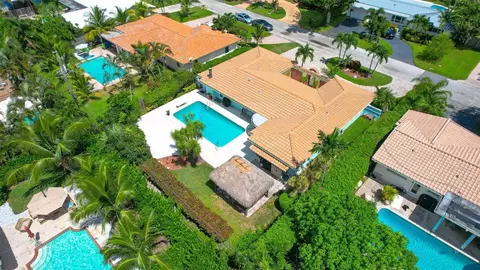 1990 NE 30th Ct, Lighthouse Point, FL 33064