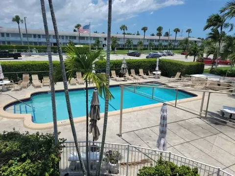 900 Atlantic Shrs #224, Hallandale Beach, FL 33009