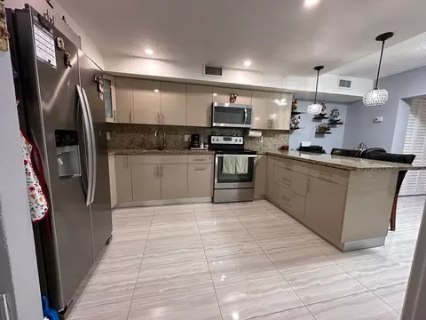 10992 SW 4th #K1, Miami, FL 33174