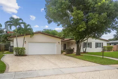 5701 SW 13th St, Plantation, FL 33317