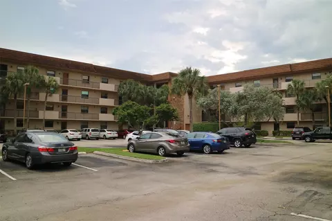4940 E Sabal Palm Blvd #411, Tamarac, FL 33319
