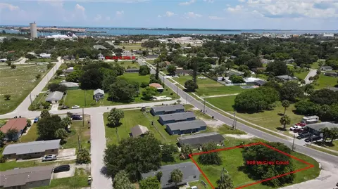 906 Mccray, Fort Pierce, FL 34950