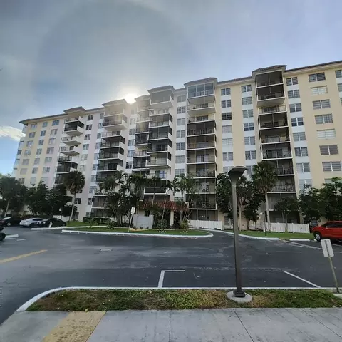 4164 Inverrary Dr #311, Lauderhill, FL 33319