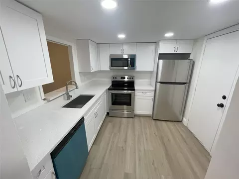 404 NW 68th #303, Plantation, FL 33317