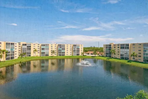 431 SE 3rd St #502, Dania Beach, FL 33004