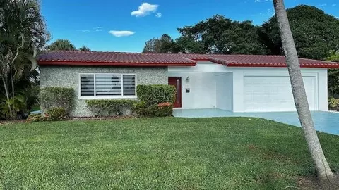 5723 S Bayberry Ln, Tamarac, FL 33319