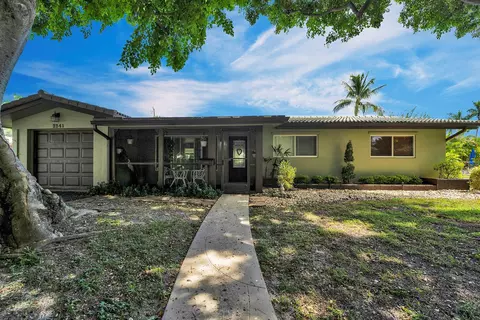 2241 NE 40th Ct, Lighthouse Point, FL 33064
