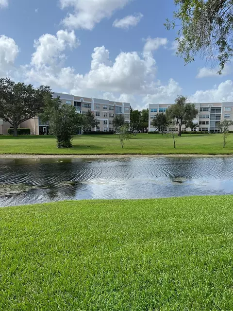 2560 NW 103rd Ave #402, Sunrise, FL 33322