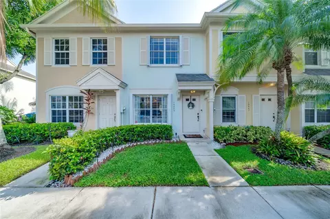 16649 Hemingway Dr, Weston, FL 33326