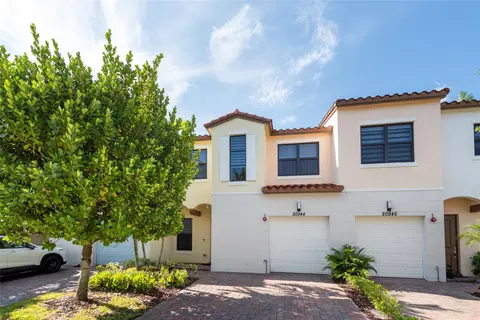 20944 NW 1st St, Pembroke Pines, FL 33029