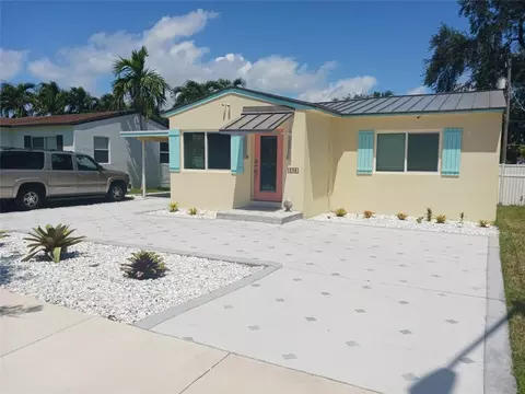 638 SW 11th St, Hallandale Beach, FL 33009