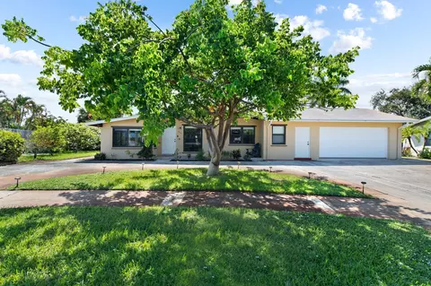 517 S 11th St, Lantana, FL 33462