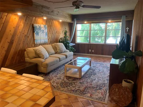 4311 Crystal Lake Dr #314, Pompano Beach, FL 33064