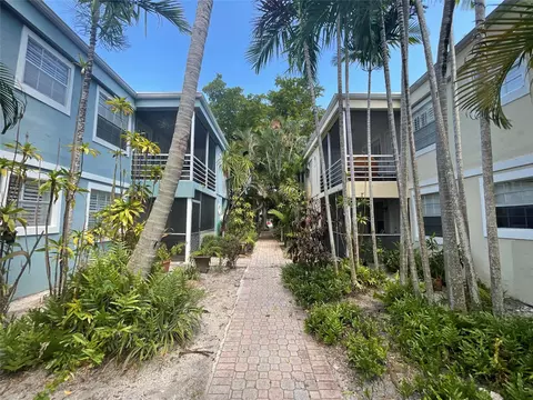 316 SE 10th Ave #D, Pompano Beach, FL 33060