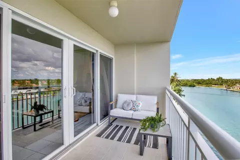 2611 N Riverside Dr #605, Pompano Beach, FL 33062