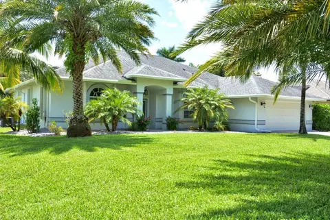 2600 SW River Shore Dr, Port Saint Lucie, FL 34984