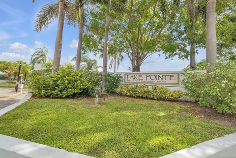 211 W Lake Pointe Dr #212, Oakland Park, FL 33309