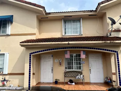 10009 W Okeechobee Rd #203, Hialeah Gardens, FL 33016