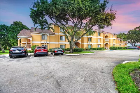 2361 NW 33rd St #609, Oakland Park, FL 33309