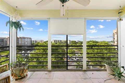 1400 Saint Charles Pl #615, Pembroke Pines, FL 33026