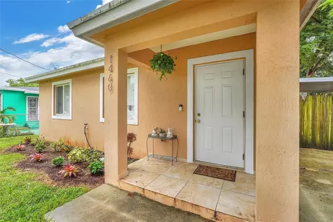 1460 NW 59th St, Miami, FL 33142