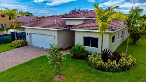 1940 NW 7th St, Pompano Beach, FL 33069