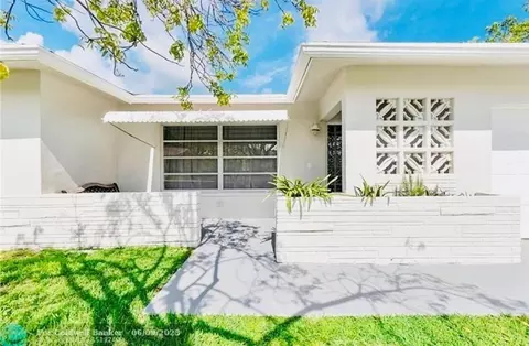 6113 NW 73rd Ter, Tamarac, FL 33321