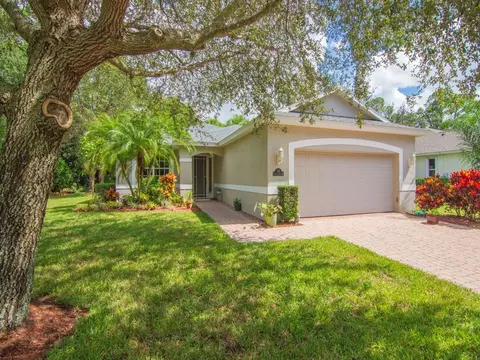 713 SW E Ocracoke Sq, Vero Beach, FL